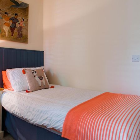The Merryburn - Rooms And Courtyard Studios دنكيلد المظهر الخارجي الصورة