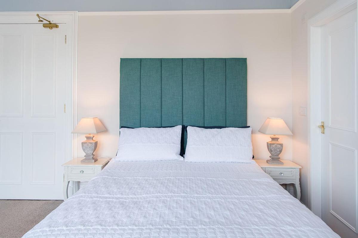 The Merryburn - Rooms And Courtyard Studios دنكيلد المظهر الخارجي الصورة